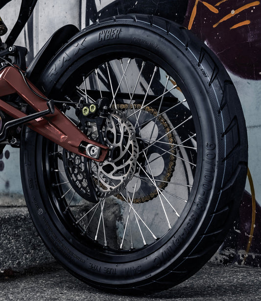 PIVOTRAX CYBER 90/100-18 Street Tire – High-Performance On-Road Tire